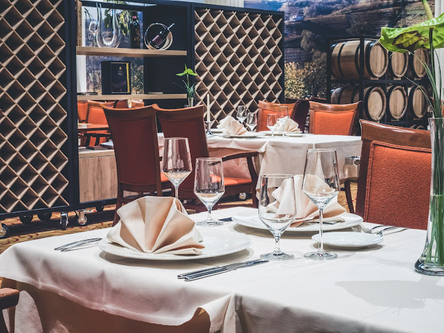 Tiffany Restaurant - Gastronomija in gostinstvo