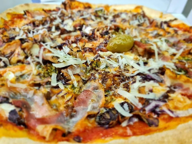 Pizza S Hriba - Gastronomija in gostinstvo