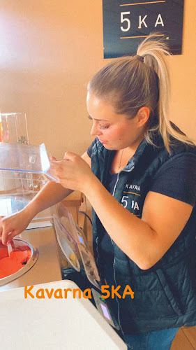 Kavarna 5ka - Gastronomija in gostinstvo