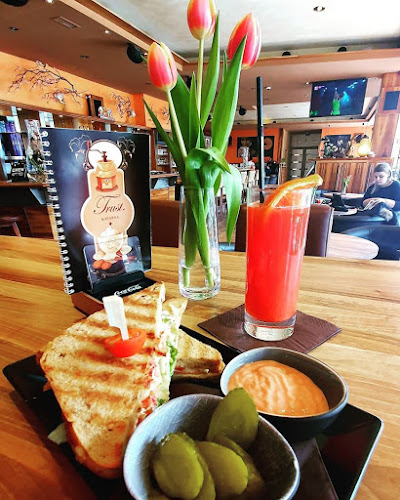 Kavarna TRUST - Gastronomija in gostinstvo