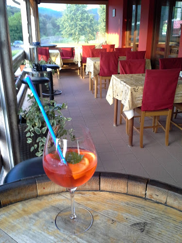 Morski Konjicek - Gastronomija in gostinstvo