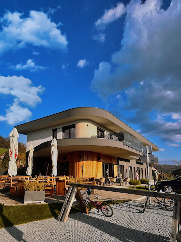 Kavarna 5ka - Gastronomija in gostinstvo