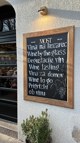 Vinski bar Most