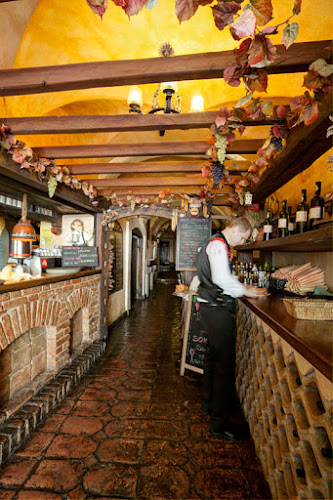 Ciril-Metodov trg 18, 1000 Ljubljana