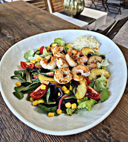 Trnovski pristan 4a, 1000 Ljubljana