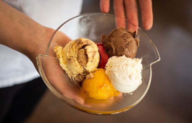 Opinii despre Kavarna In Slaščičarna Maxi în Ljubljana - Gastronomija in gostinstvo