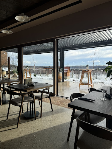 Črna Kuhna Restaurant - Gastronomija in gostinstvo