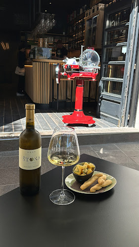 Opinii despre Vinski bar Most în Ljubljana - Gastronomija in gostinstvo