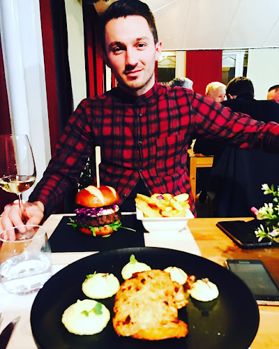 Restaurant and Pizzeria Minutka - Gastronomija in gostinstvo