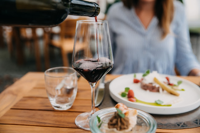 Grajska planota 1, 1000 Ljubljana