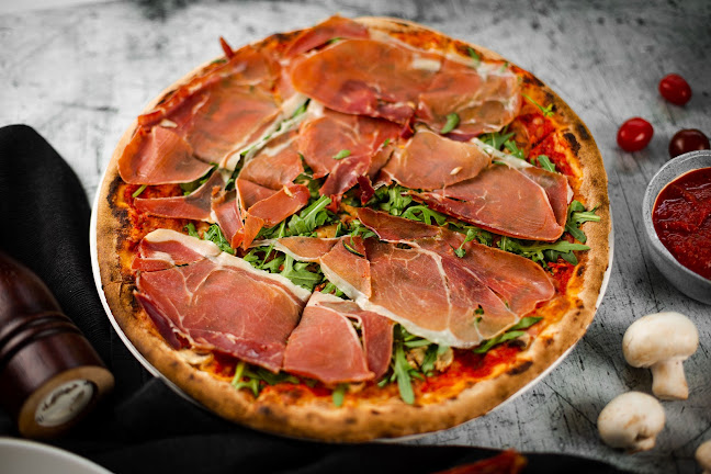 Črna Kuhna Restaurant - Miklavž pri Ormožu