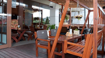 Pizzeria 100/H Majda Šisernik Predik s.p.