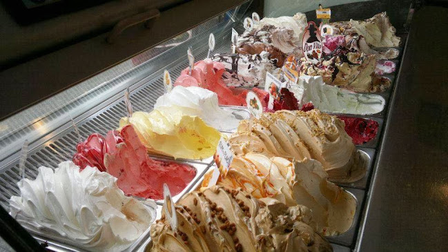 Sladolednica Lastovka (Trg Revolucije)