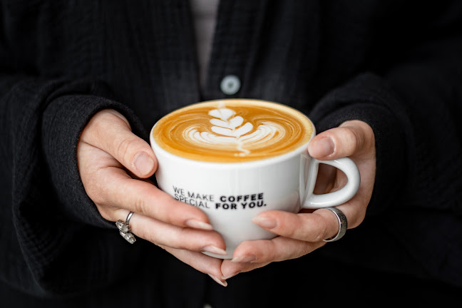 Kavarna Cukrarna - Gastronomija in gostinstvo