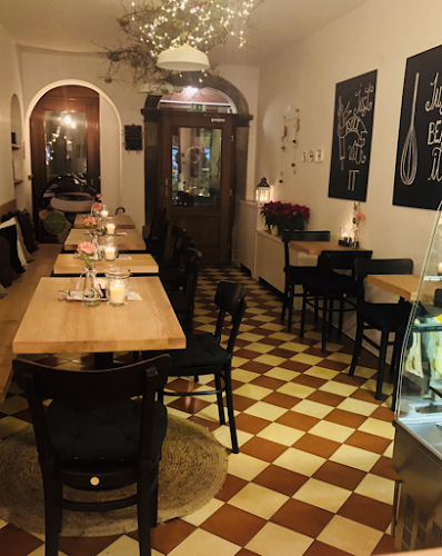 Kavarna in Cukrarija