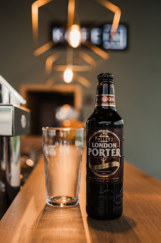 Opinii despre Kofein Cafe Lounge Ljubljana în Ljubljana - Gastronomija in gostinstvo