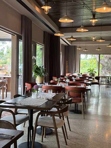 Črna Kuhna Restaurant