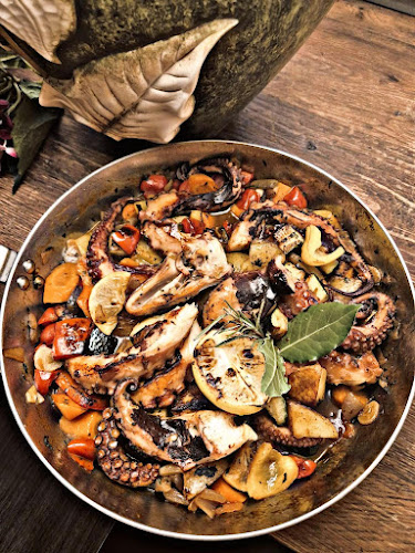 Trnovski pristan 4a, 1000 Ljubljana