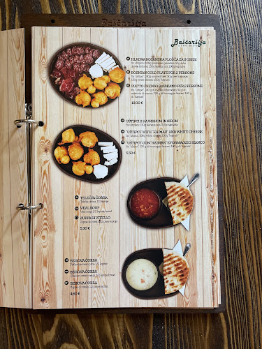 Opinii despre Baščaršija (Koper Carpacciov trg) în Koper - Gastronomija in gostinstvo