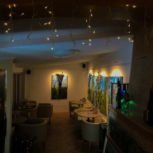 Comentarii opinii despre Mikrogalerija kavarnica