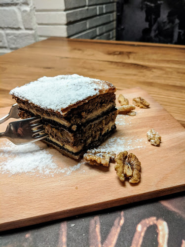 Slovenska Hiša - Figovec - Gastronomija in gostinstvo