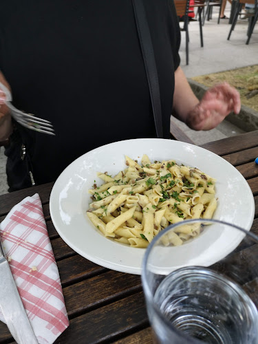 Slovenska Hiša - Figovec - Gastronomija in gostinstvo