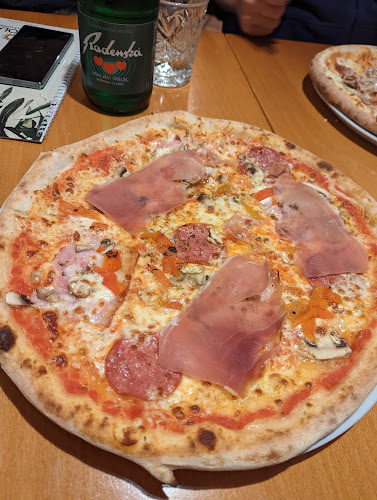 Opinii despre Favola, restavracija & pizzerija în Ljubljana - Gastronomija in gostinstvo