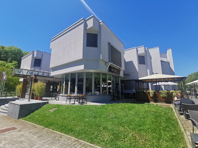 Mia Mia - Gastronomija in gostinstvo