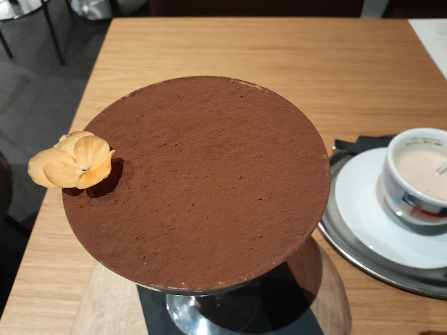 Tržaška c. 128, 1000 Ljubljana