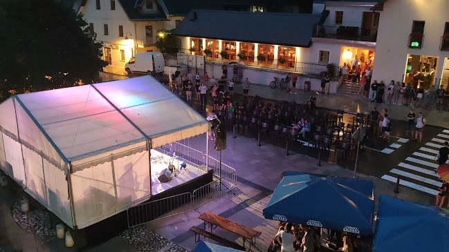 Thirsty River Brewing bar & rooms