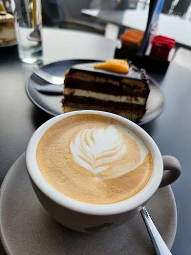 Kopališko nabrežje 1, 6000 Koper