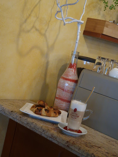 Gostilna pri mostu,Plave - Gastronomija in gostinstvo