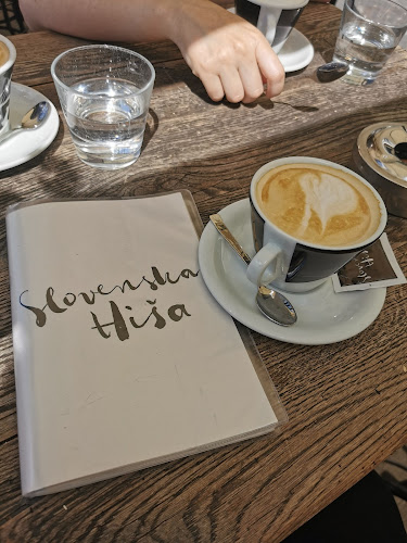 Cankarjevo nabrežje 13, 1000 Ljubljana