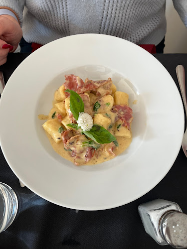 Restaurant Pri Škofu - Gastronomija in gostinstvo