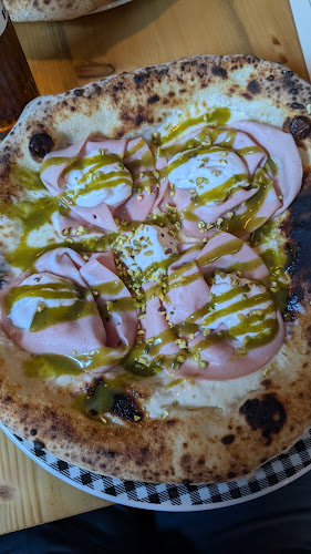 Baffi House Of Pizza - Gastronomija in gostinstvo