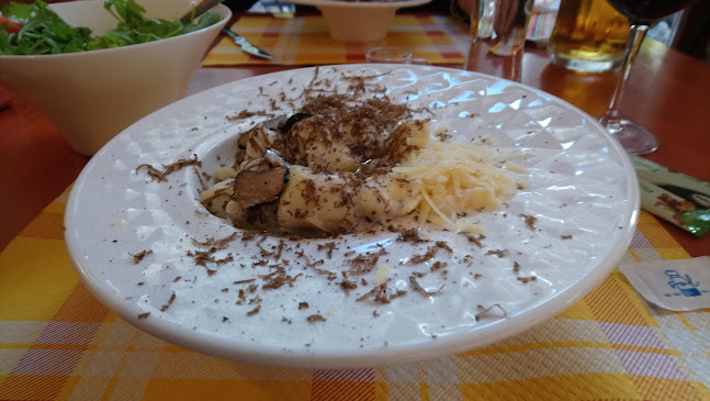 Pri Naju-gostilnica in pizerija - Gastronomija in gostinstvo
