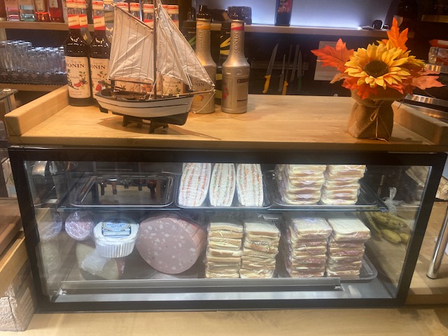 Maestral Bar - Gastronomija in gostinstvo