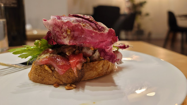 Comentarii opinii despre Ana in Slon