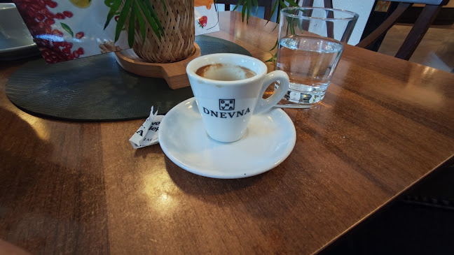 Čajnica in kavarna DNEVNA - Gastronomija in gostinstvo