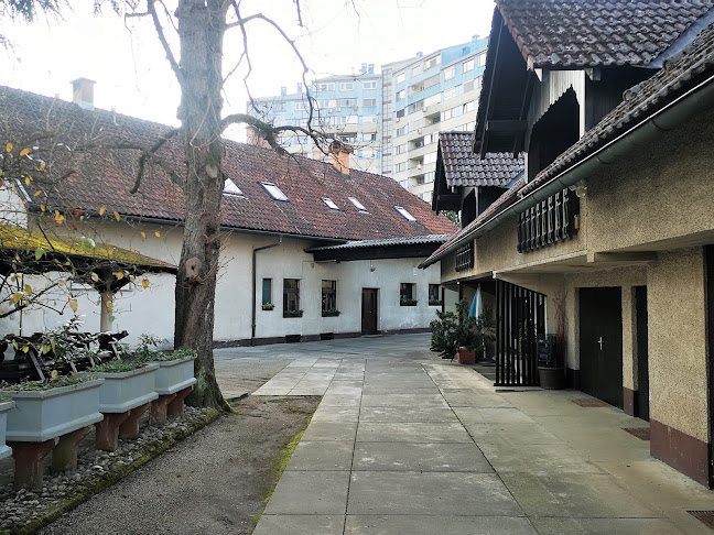 Gašperšičeva ulica 1, 1000 Ljubljana