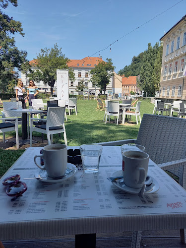 Opinii despre Kavarna KIPARNA în Ljubljana - Gastronomija in gostinstvo