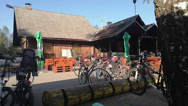 Okrepčevalnica brunarica - Gastronomija in gostinstvo