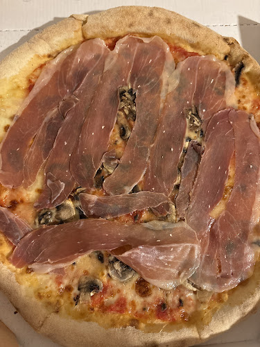 Opinii despre Halo Katra în Ljubljana - Gastronomija in gostinstvo