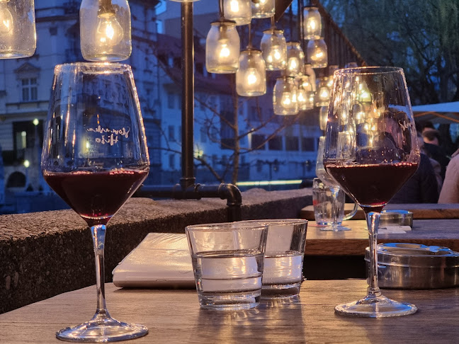 Cankarjevo nabrežje 13, 1000 Ljubljana