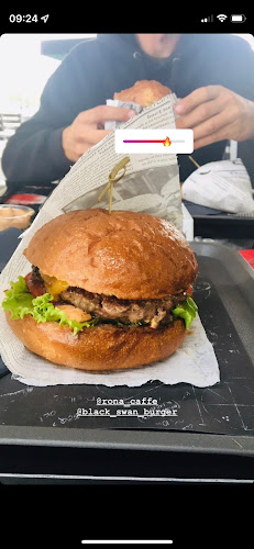 Black Swan House - Gastronomija in gostinstvo