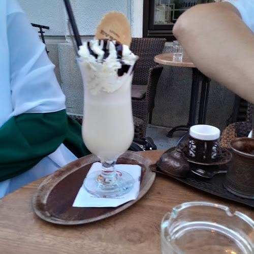 Slaščičarna in Kavarna Evropa - Gastronomija in gostinstvo