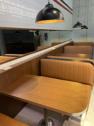 Hood Burger Šiška - Gastronomija in gostinstvo