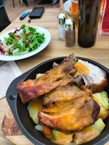 Opinii despre Ob kaminu în Postojna - Gastronomija in gostinstvo