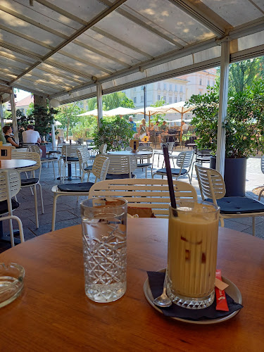 Cankarjevo nabrežje 19, 1000 Ljubljana