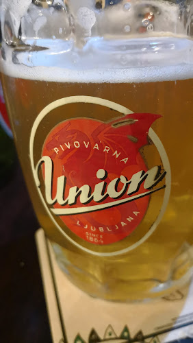 Opinii despre The Old English House, gostinstvo d.o.o. & Sweet English House în Tržič - Gastronomija in gostinstvo